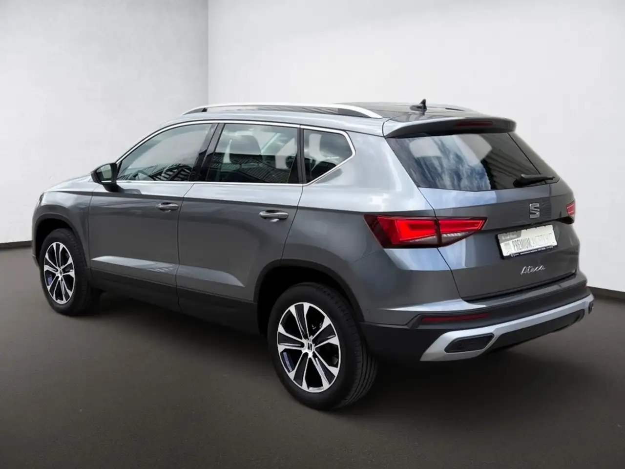 SEAT Ateca 1.5 TSI LED/AHK/KAM/ASSIST/ACC/KESSY/BEATS — معرض صور السيارة 4
