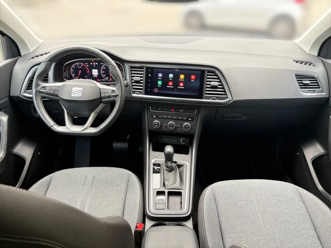 SEAT Ateca 1.5 TSI LED/AHK/KAM/ASSIST/ACC/KESSY/BEATS — معرض صور السيارة 12