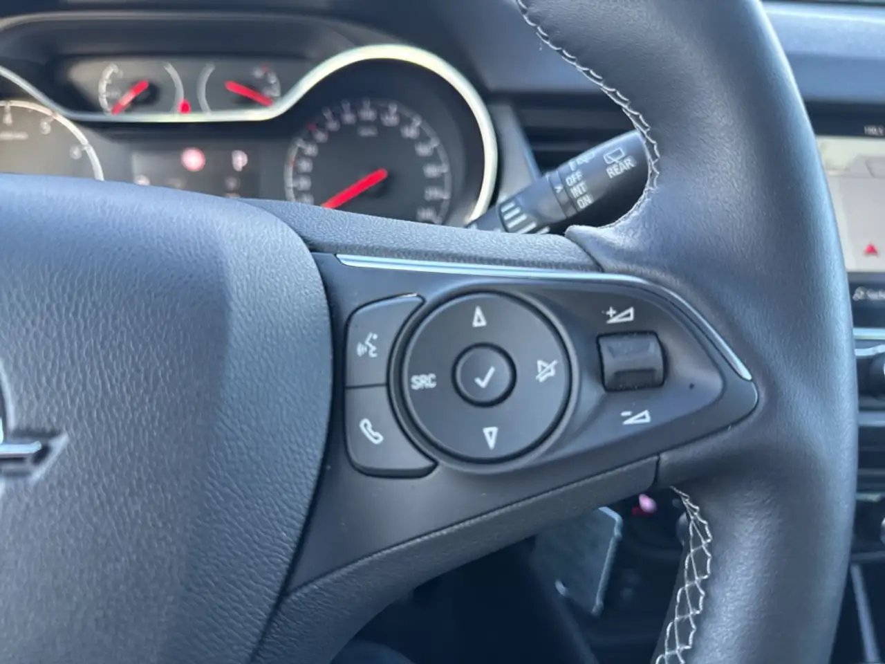 Opel Crossland Elegance 1.2 Turbo Automatik Navi LED Klimaautom — معرض صور السيارة 22