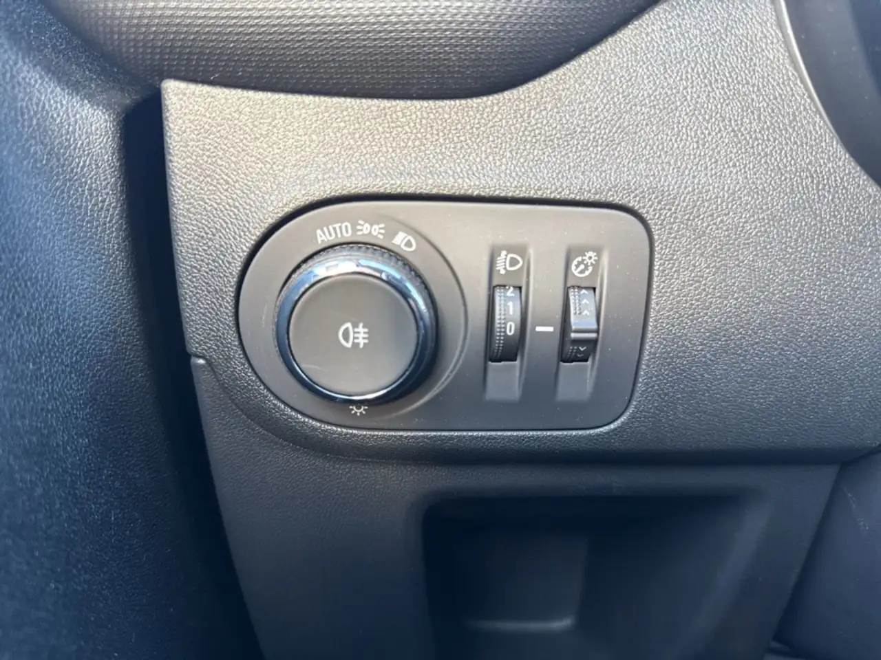 Opel Crossland Elegance 1.2 Turbo Automatik Navi LED Klimaautom — معرض صور السيارة 20