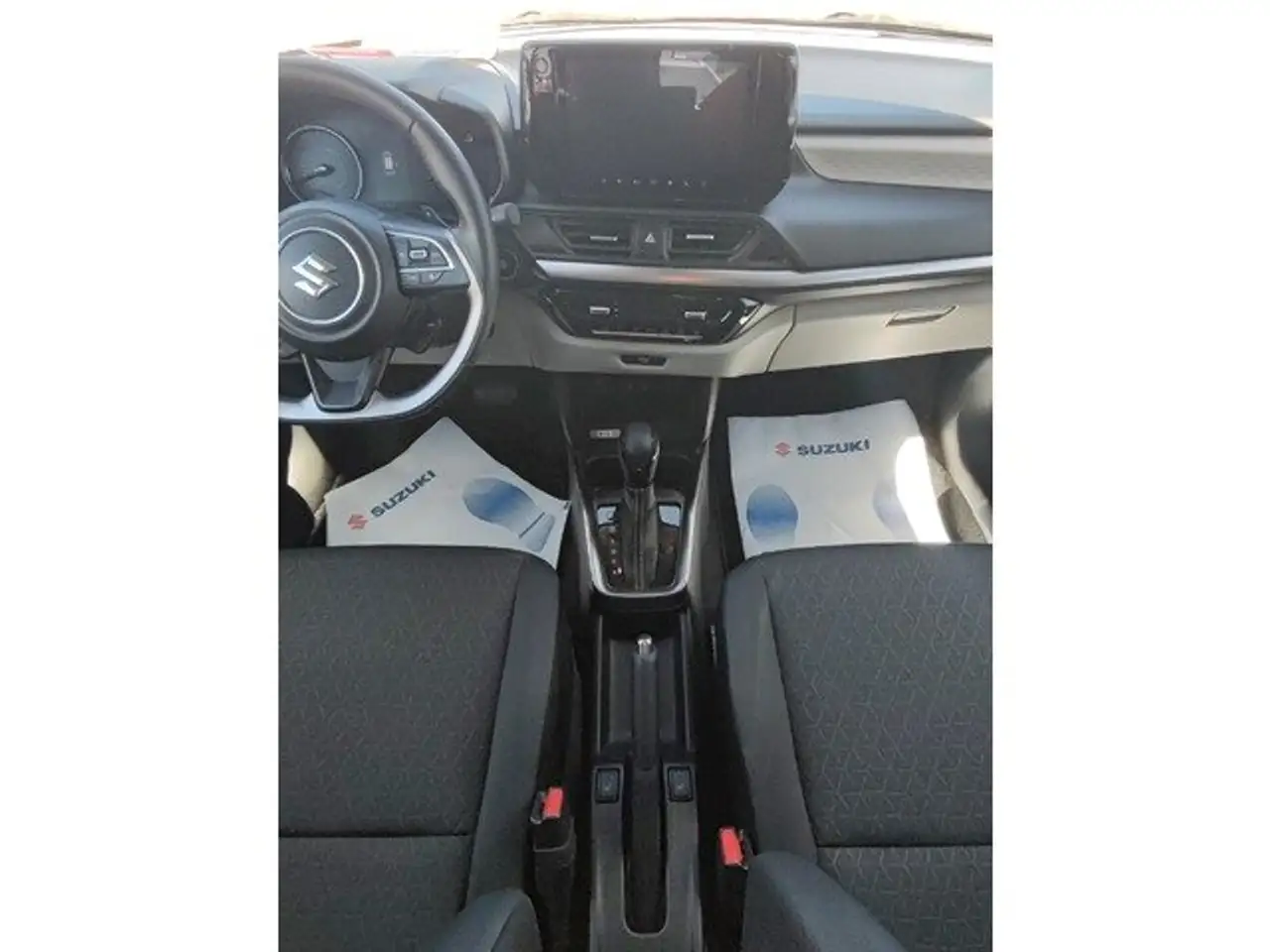 Suzuki Swift 1.2 Mild Hybrid GLX CVT — معرض صور السيارة 7