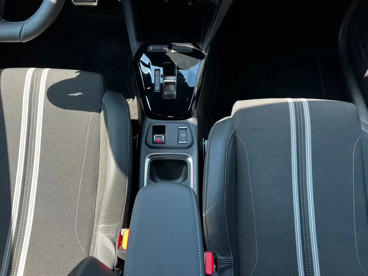 Opel Corsa GS Line MHEV - S/LHZ | RFK | TotW. — معرض صور السيارة 15