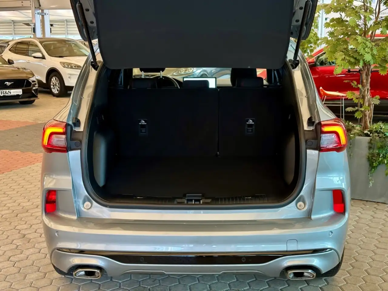 Ford Kuga ST-Line+5 J. Garantie*+Kamera+Key-Free — Galería del vehículo 8
