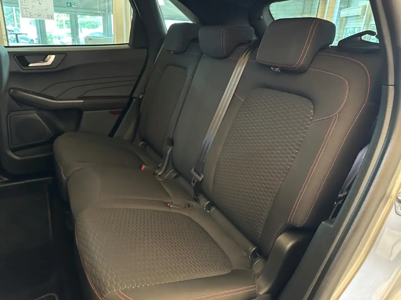Ford Kuga ST-Line+5 J. Garantie*+Kamera+Key-Free — Galería del vehículo 9
