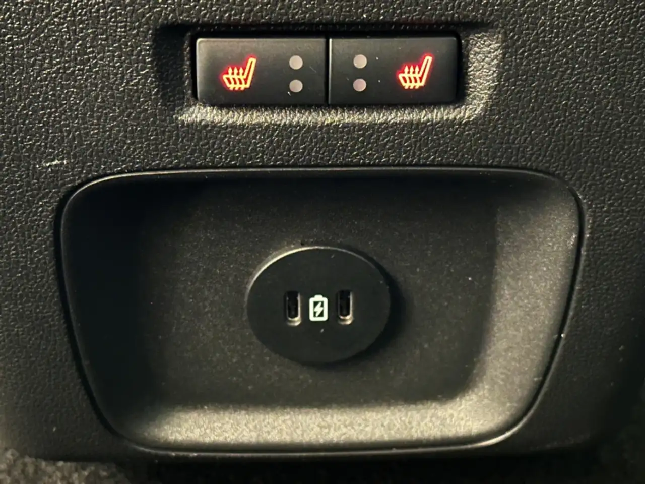 Ford Kuga ST-Line+5 J. Garantie*+Kamera+Key-Free — Galería del vehículo 10