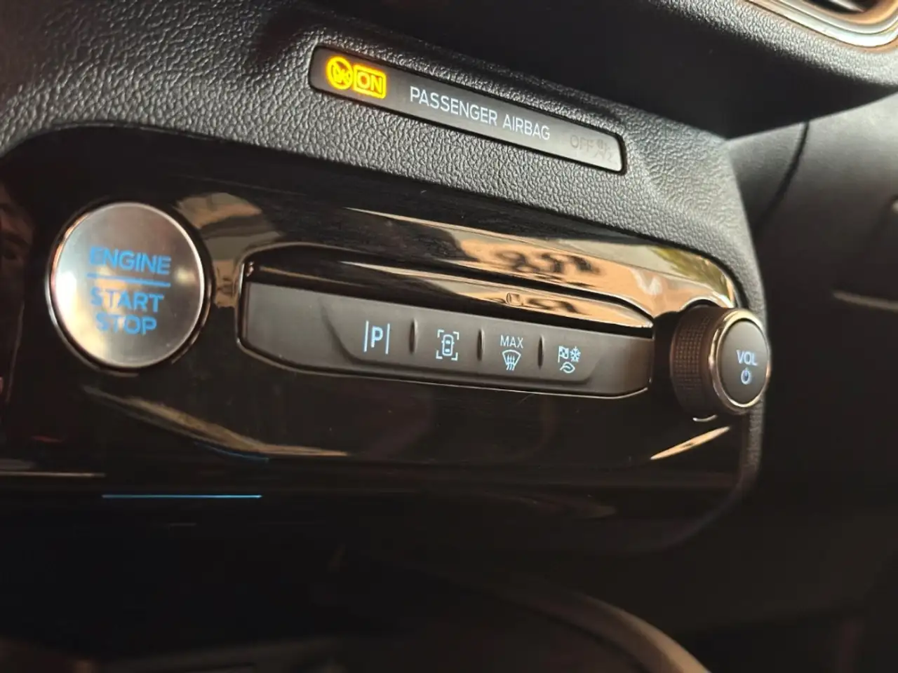 Ford Kuga ST-Line+5 J. Garantie*+Kamera+Key-Free — Galería del vehículo 22