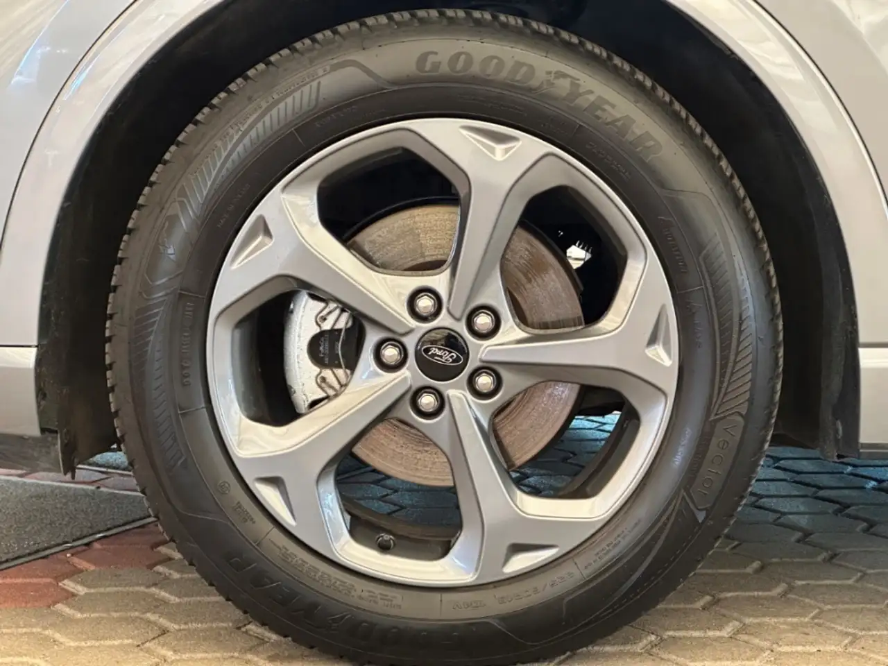 Ford Kuga ST-Line+5 J. Garantie*+Kamera+Key-Free — Galería del vehículo 4