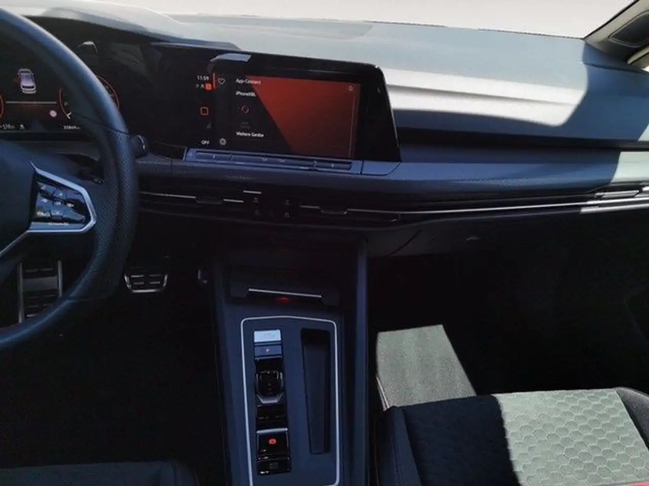 Volkswagen Golf VIII 1.5 TSI R-Line *LED*AHK*Navi*ACC*+3J. — معرض صور السيارة 12