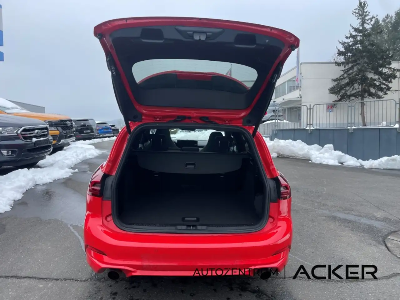 Ford Focus Turnier ST X 2.3 AT7 Pano/aAHK/ACC -34%* — معرض صور السيارة 9