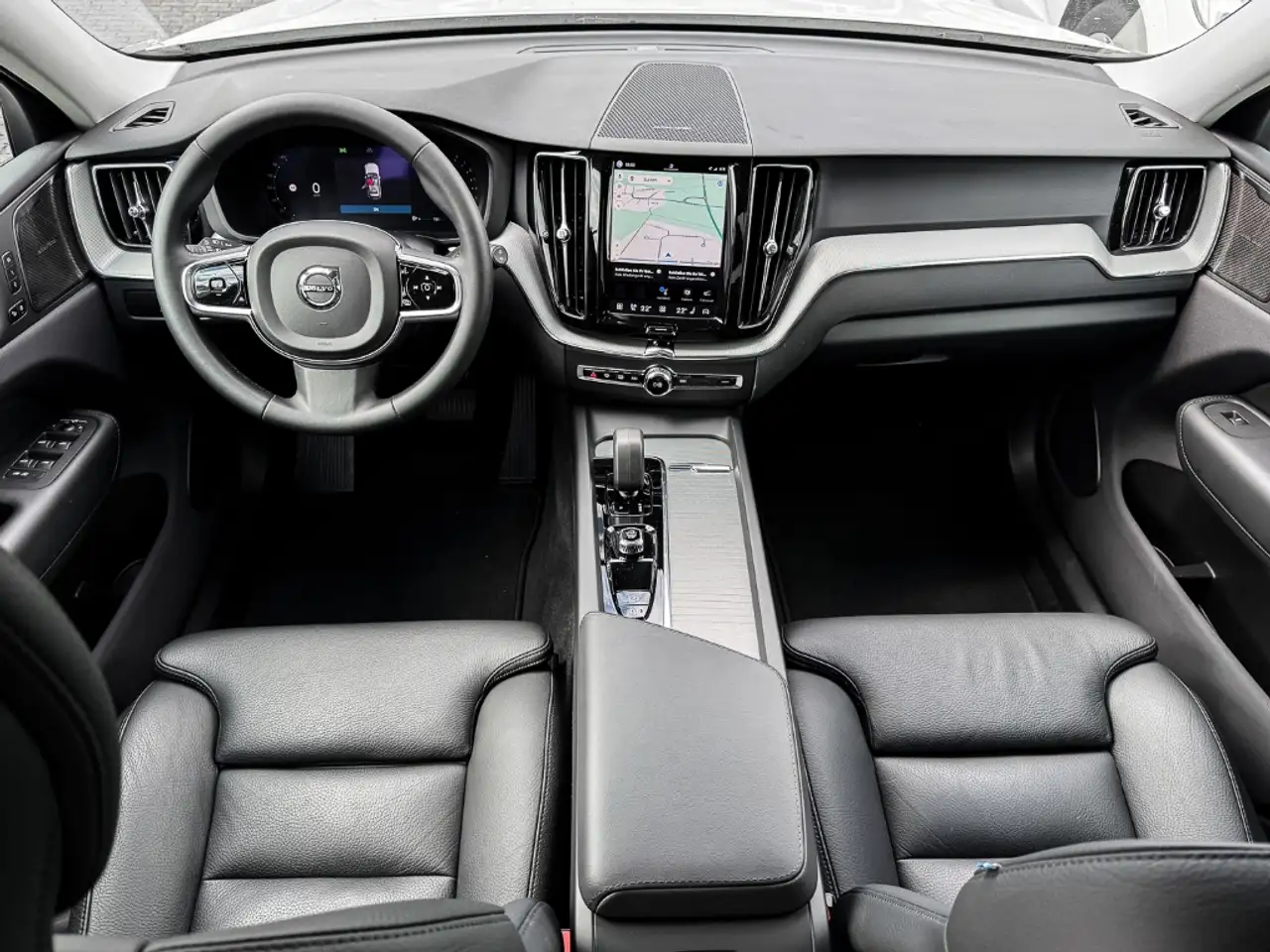 Volvo XC60 Plus Dark 2WD Digitales Cockpit Memory Sitze Sound — Vehicle gallery 7