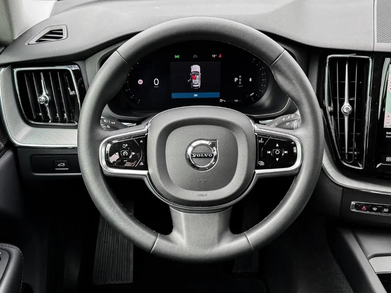 Volvo XC60 Plus Dark 2WD Digitales Cockpit Memory Sitze Sound — Vehicle gallery 11