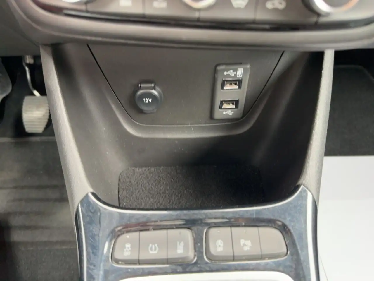 Opel Crossland Elegance — معرض صور السيارة 19