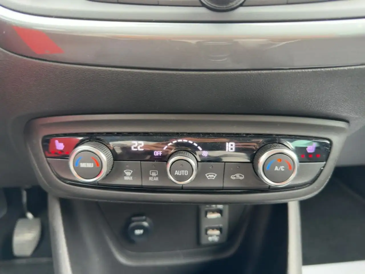 Opel Crossland Elegance — معرض صور السيارة 17