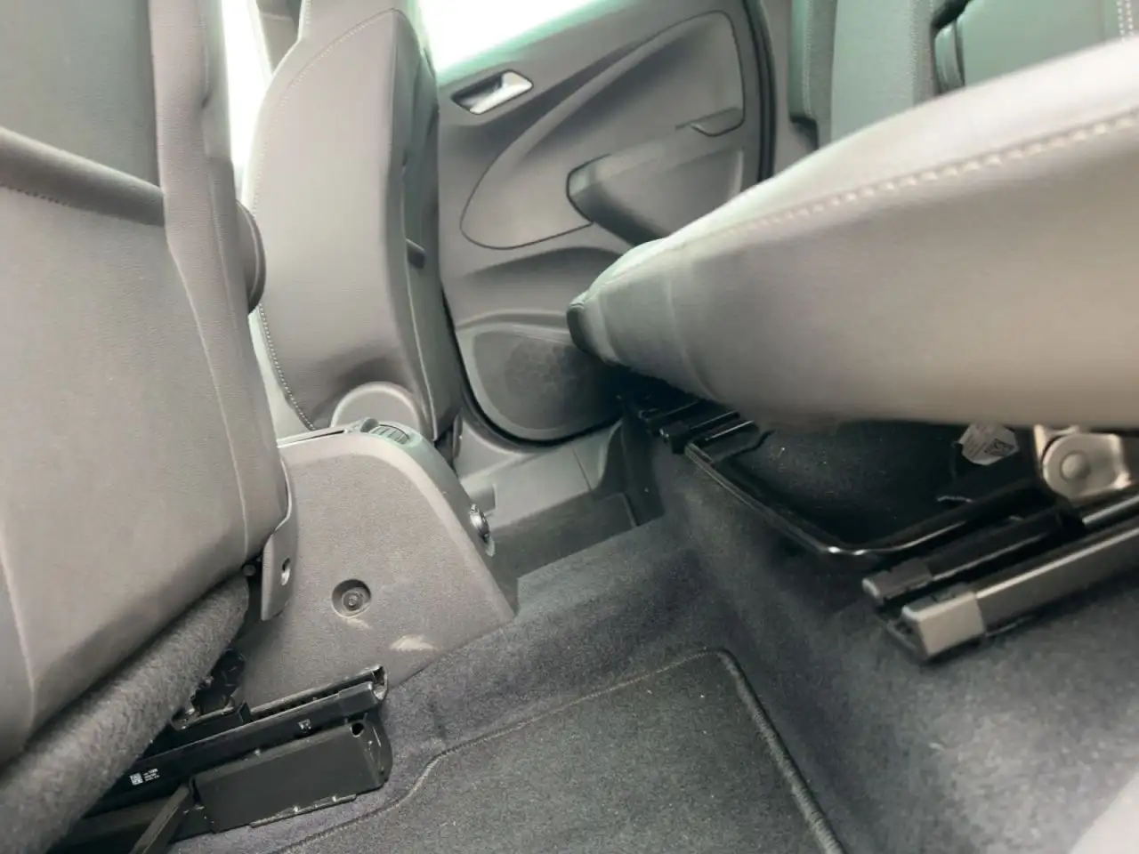 Opel Crossland Elegance — معرض صور السيارة 15