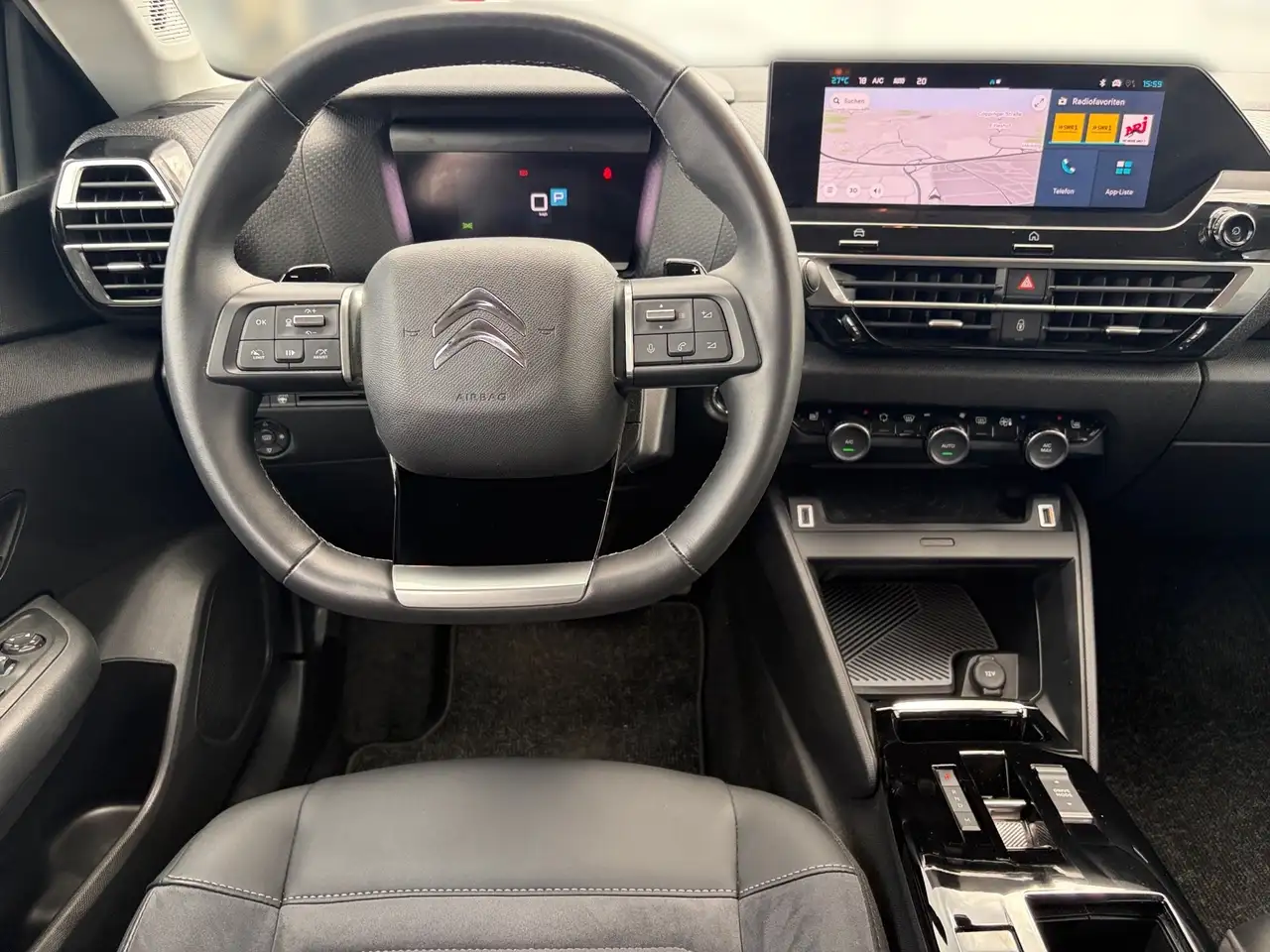 Citroen C4 1.2 PureTech 130 Max KeyLess LED Navi PDC AUT — Vehicle gallery 8