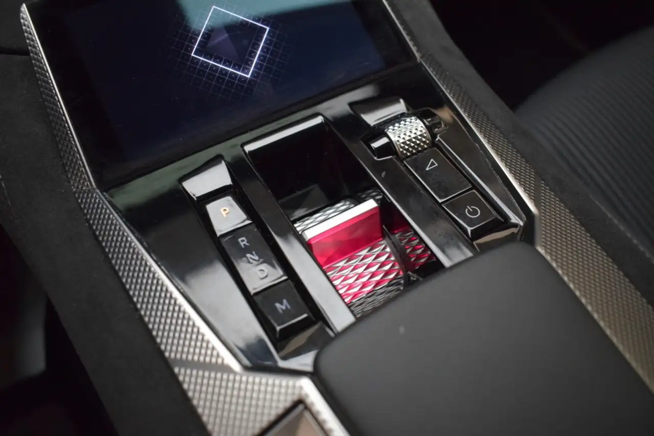 DS Automobiles DS 4 1.2 PureTech Performance Line Aut. 130 — معرض صور السيارة 17