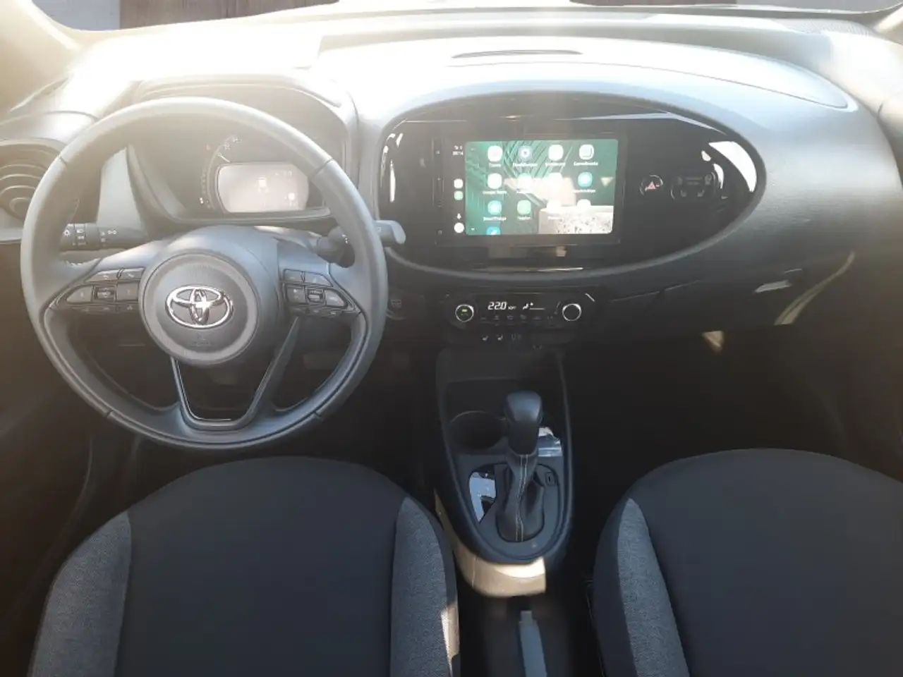 Toyota Aygo X 1.0 VVT-i Sitzh./Temp./Androit/Allwetter — Vehicle gallery 11