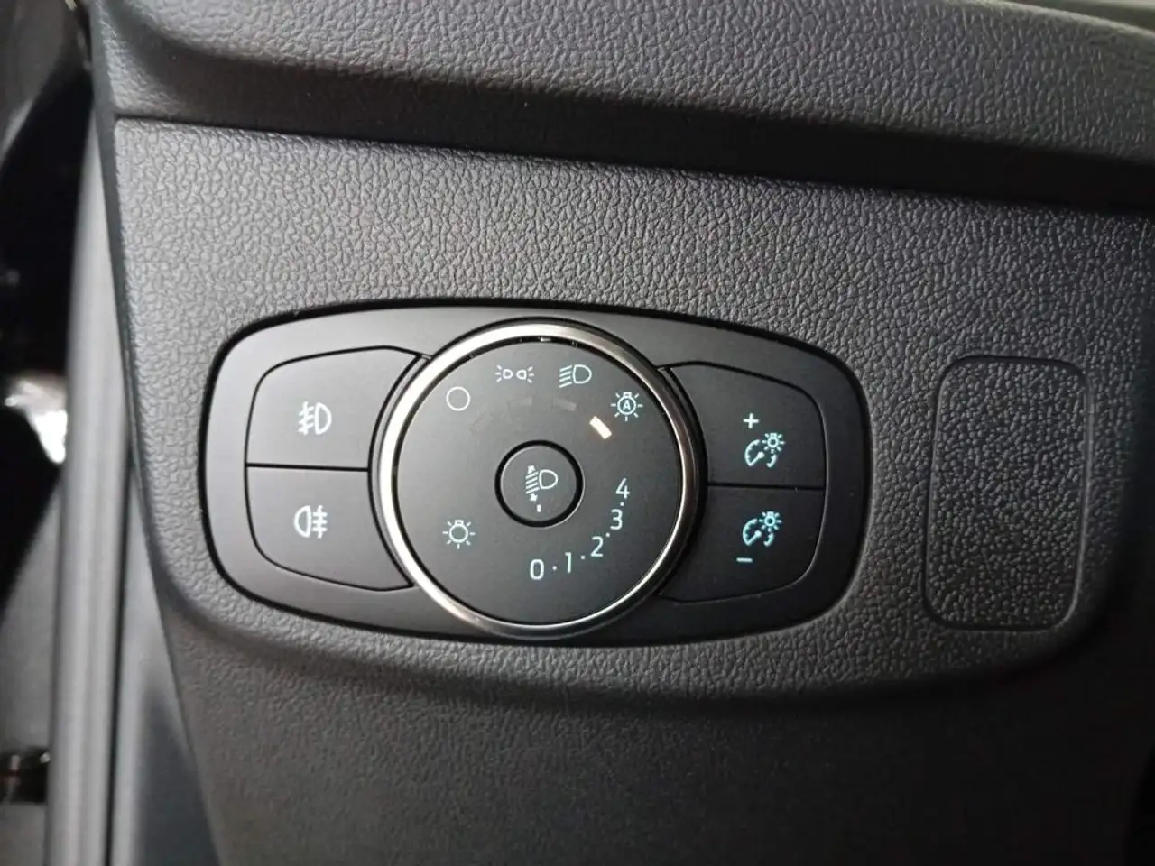 Ford Focus Turnier TITANIUM EDITION — معرض صور السيارة 19