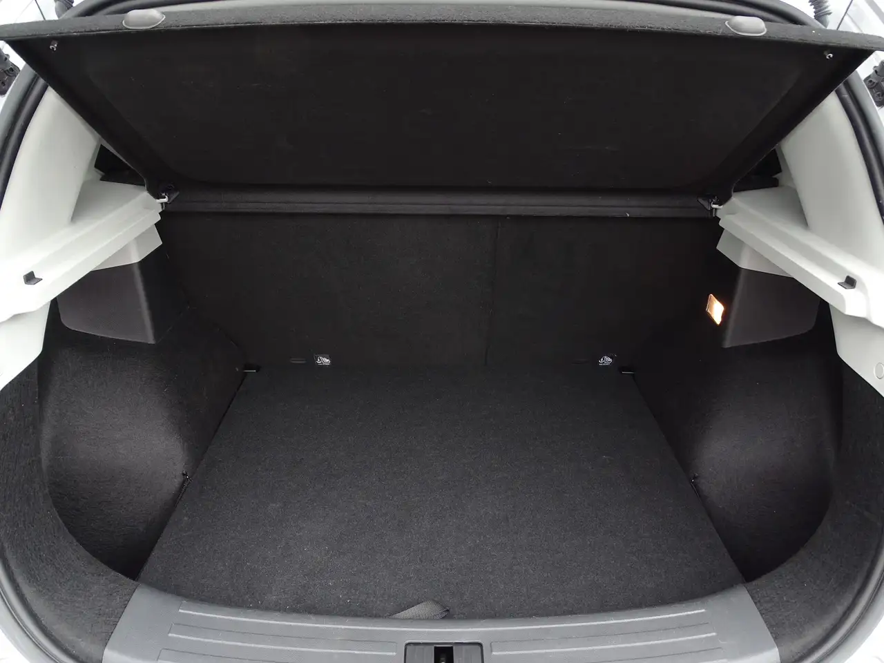 MG ZS 1.5 VTi-Tech Luxury LED Navi 360° Sitzheizung — معرض صور السيارة 29
