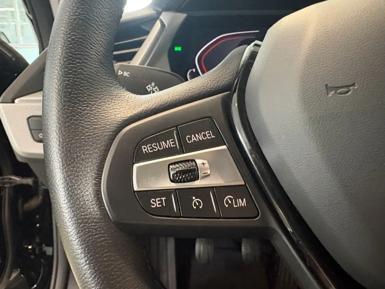 BMW 118 i 5-Türer Navi Digitales Cockpit LED Sperrdiff. Ap — معرض صور السيارة 10