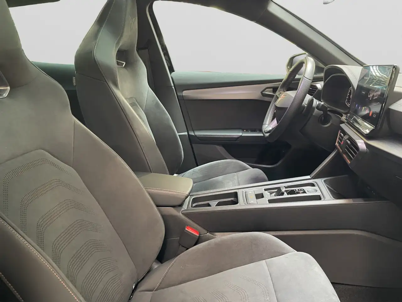 CUPRA Formentor VZ Tribe Edition 4Drive Pano Top View Klima Navi — Galerie du véhicule 18