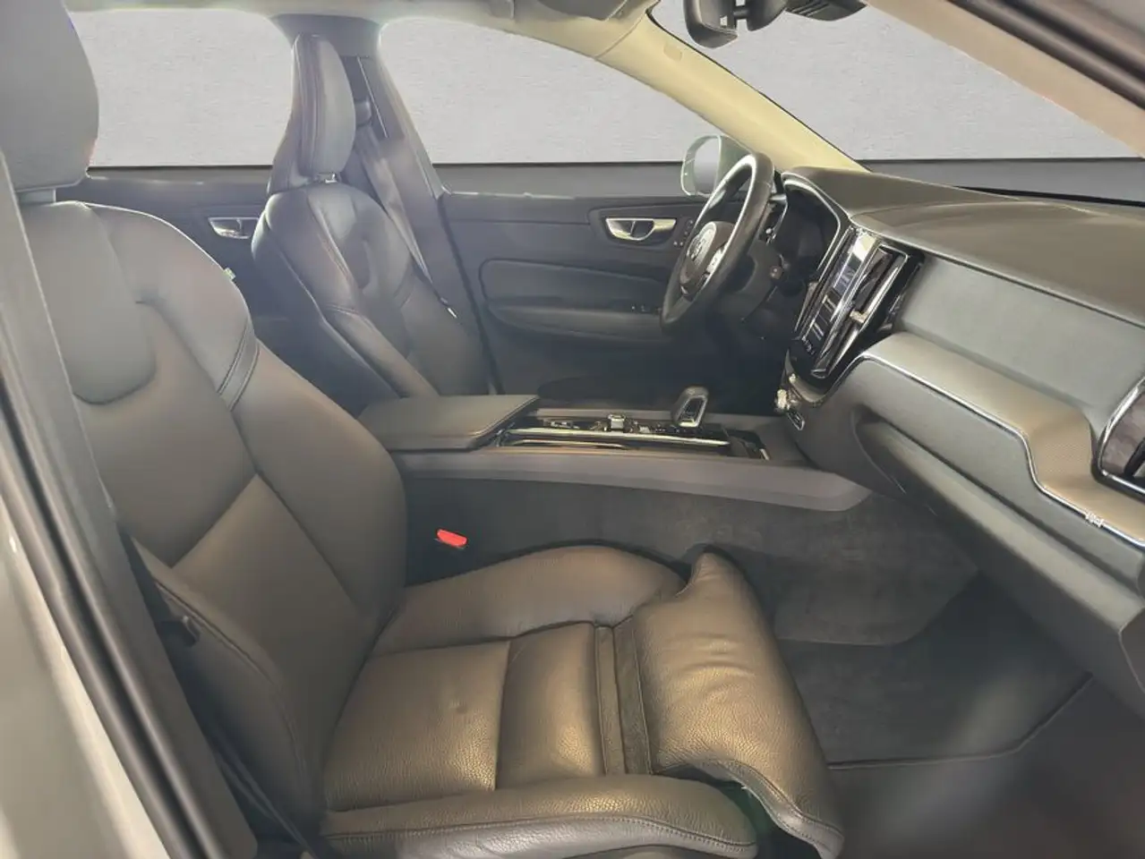 Volvo XC60 XC60 B5 B AWD Core — معرض صور السيارة 14