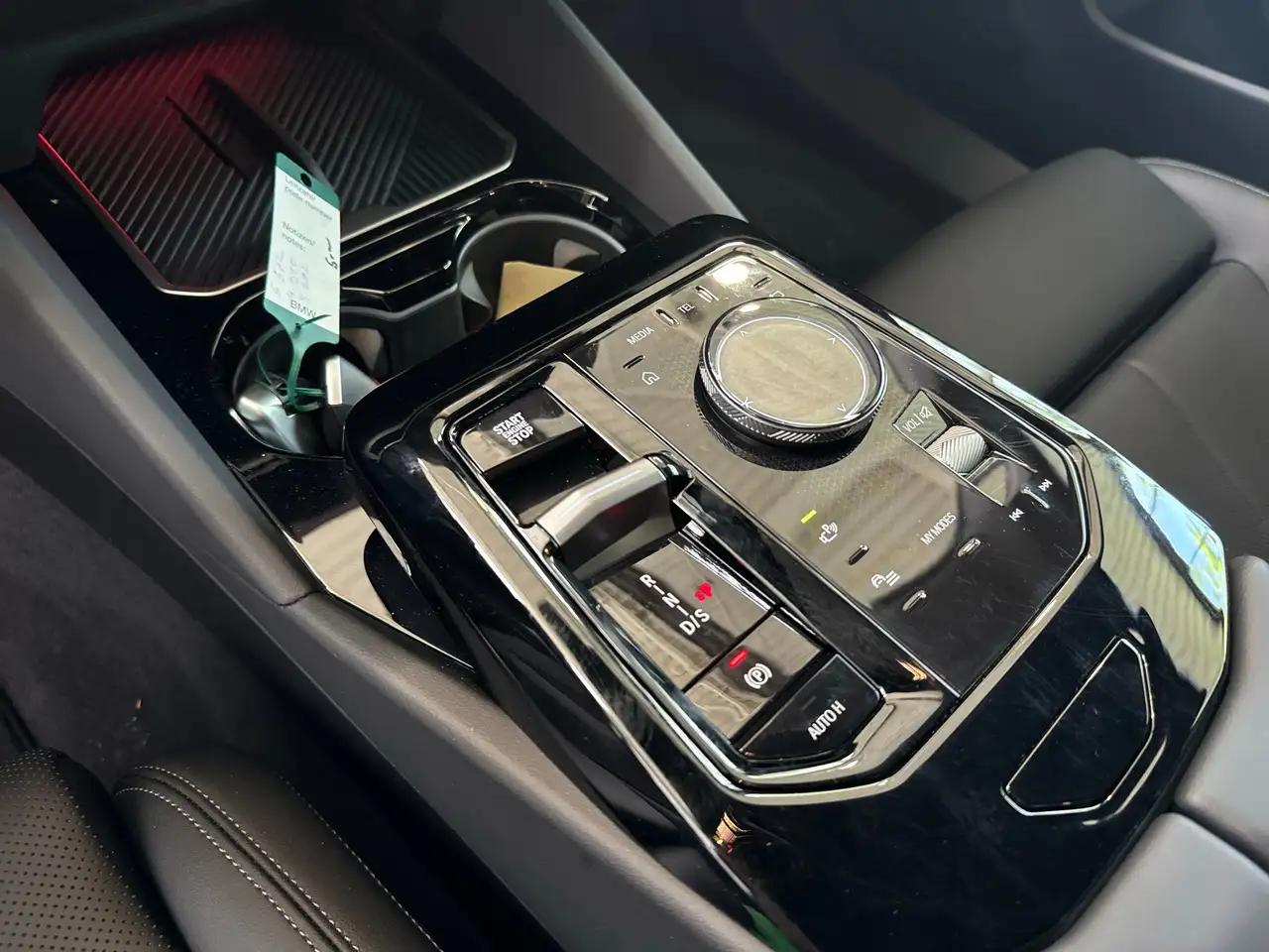 BMW 530 e Limousine 487€ netto/mtl.*19"*LC Prof.*HUD*H/K*D — معرض صور السيارة 21