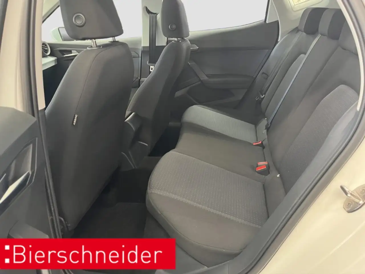SEAT Arona 1.0 TSI DSG Style Edition NAVI DAB PDC SHZ — Galería del vehículo 22