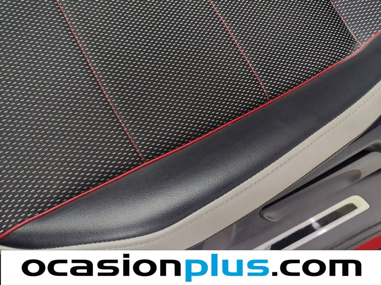 Volkswagen Tiguan 2.0TDI Urban Sport DSG 110kW — معرض صور السيارة 7