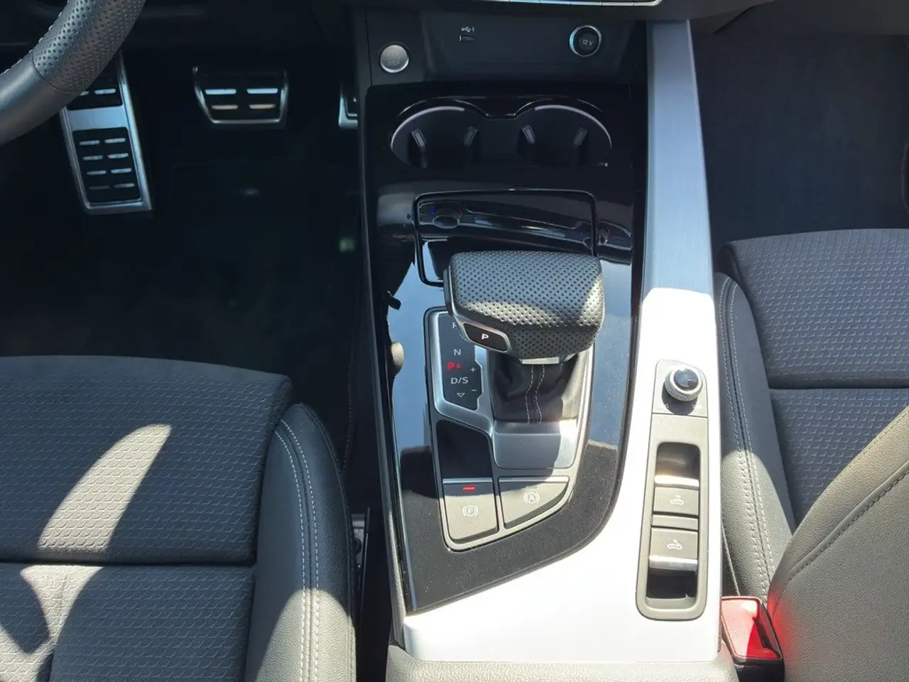 Audi A5 Cabriolet 40 TFSI S tronic S line ACC Navi — Galerie du véhicule 14