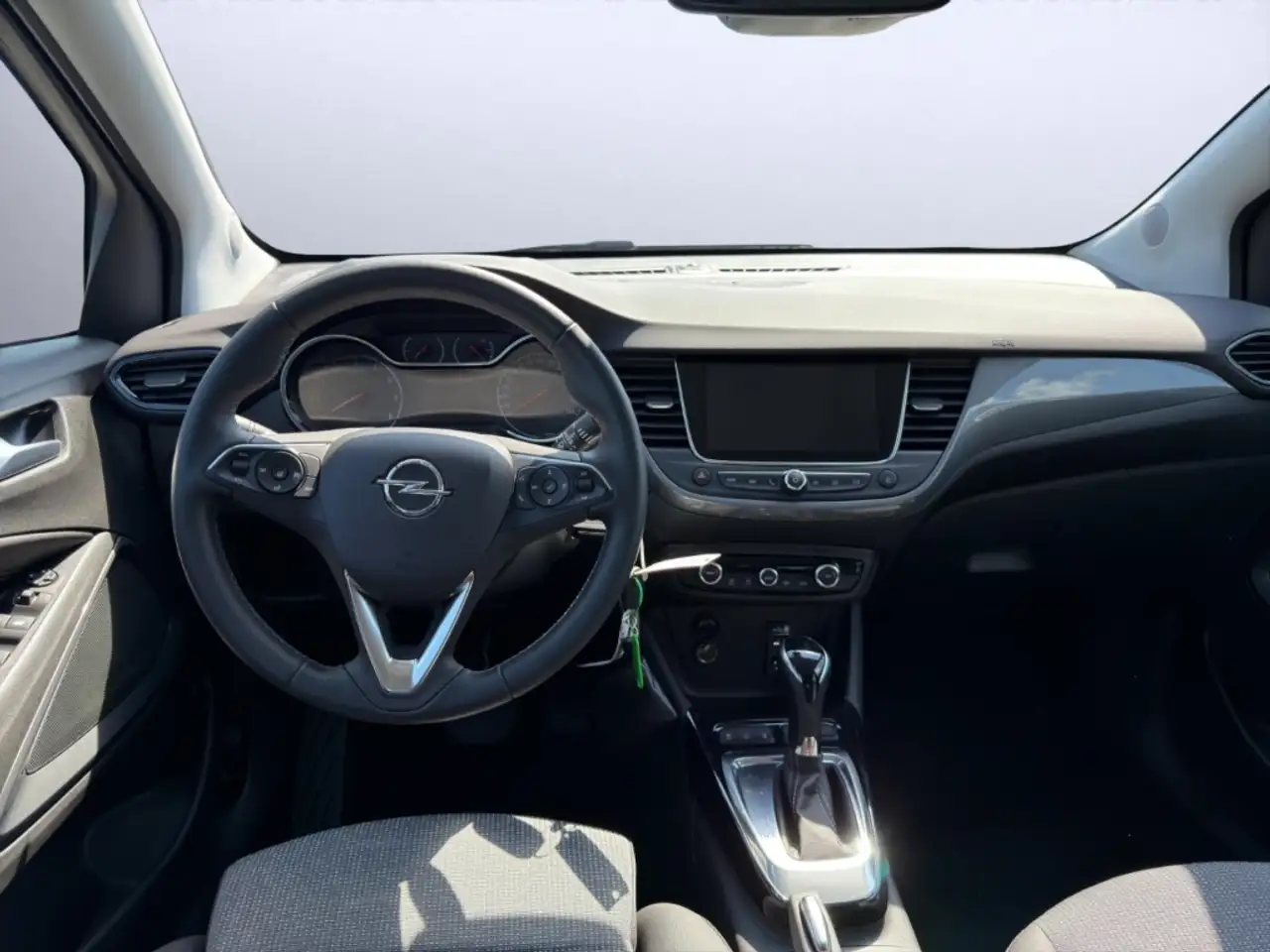Opel Crossland Elegance Paket ATG Klimaautom Navi Allwetterreifen — Vehicle gallery 10