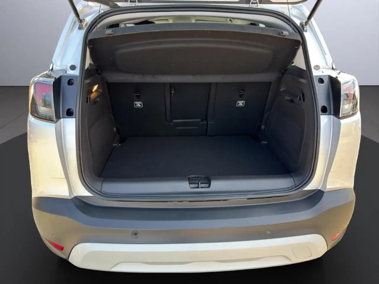 Opel Crossland Elegance Paket ATG Klimaautom Navi Allwetterreifen — Vehicle gallery 16