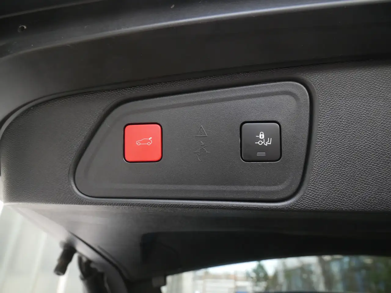 Peugeot 3008 GT HYBRID KAMERA NAVI ACC AKTIVSITZE LED — Galerie du véhicule 19