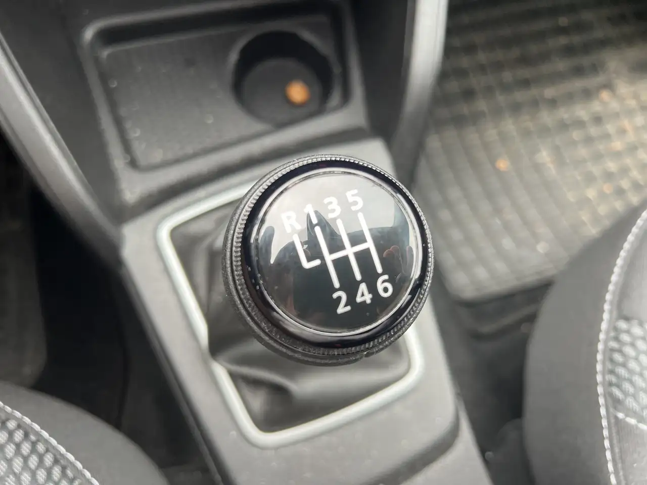 Dacia Duster II 1.3 TCe 130 Journey 2WD AHK Navi SH 5-Jahre Garantie — معرض صور السيارة 25