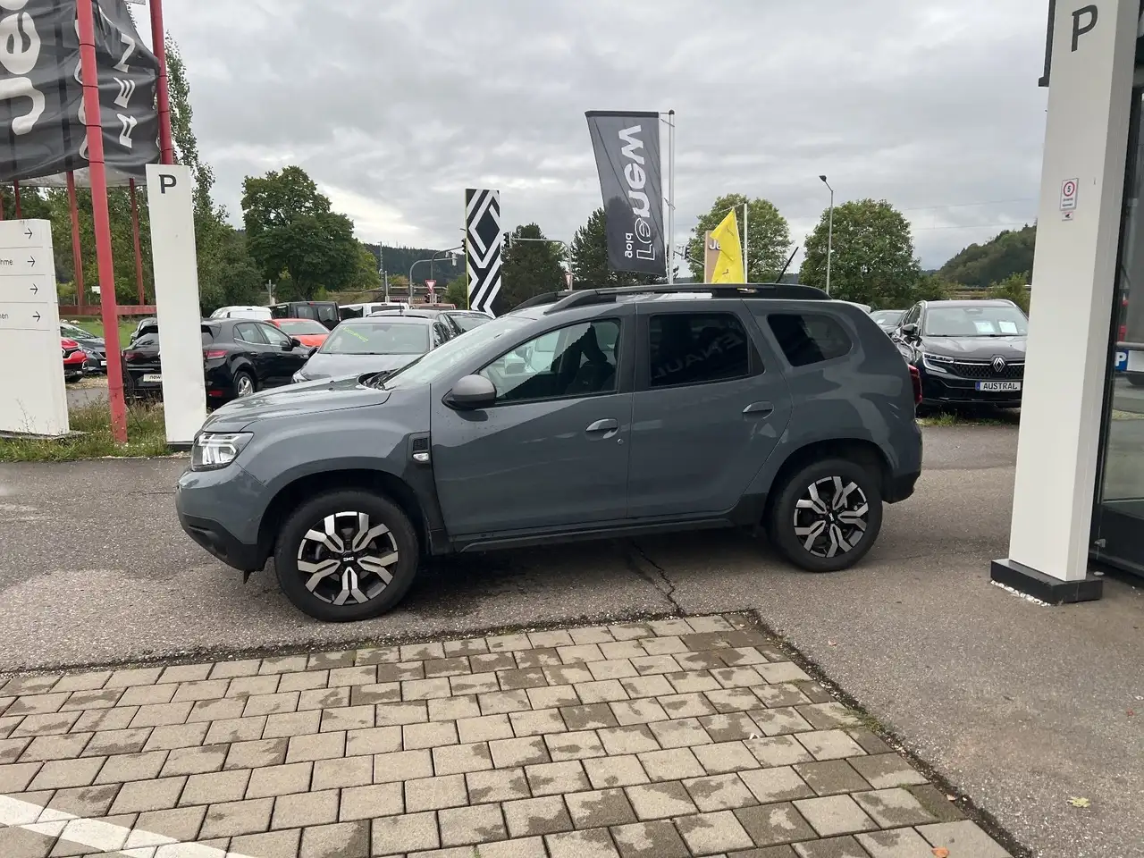 Dacia Duster II 1.3 TCe 130 Journey 2WD AHK Navi SH 5-Jahre Garantie — معرض صور السيارة 15