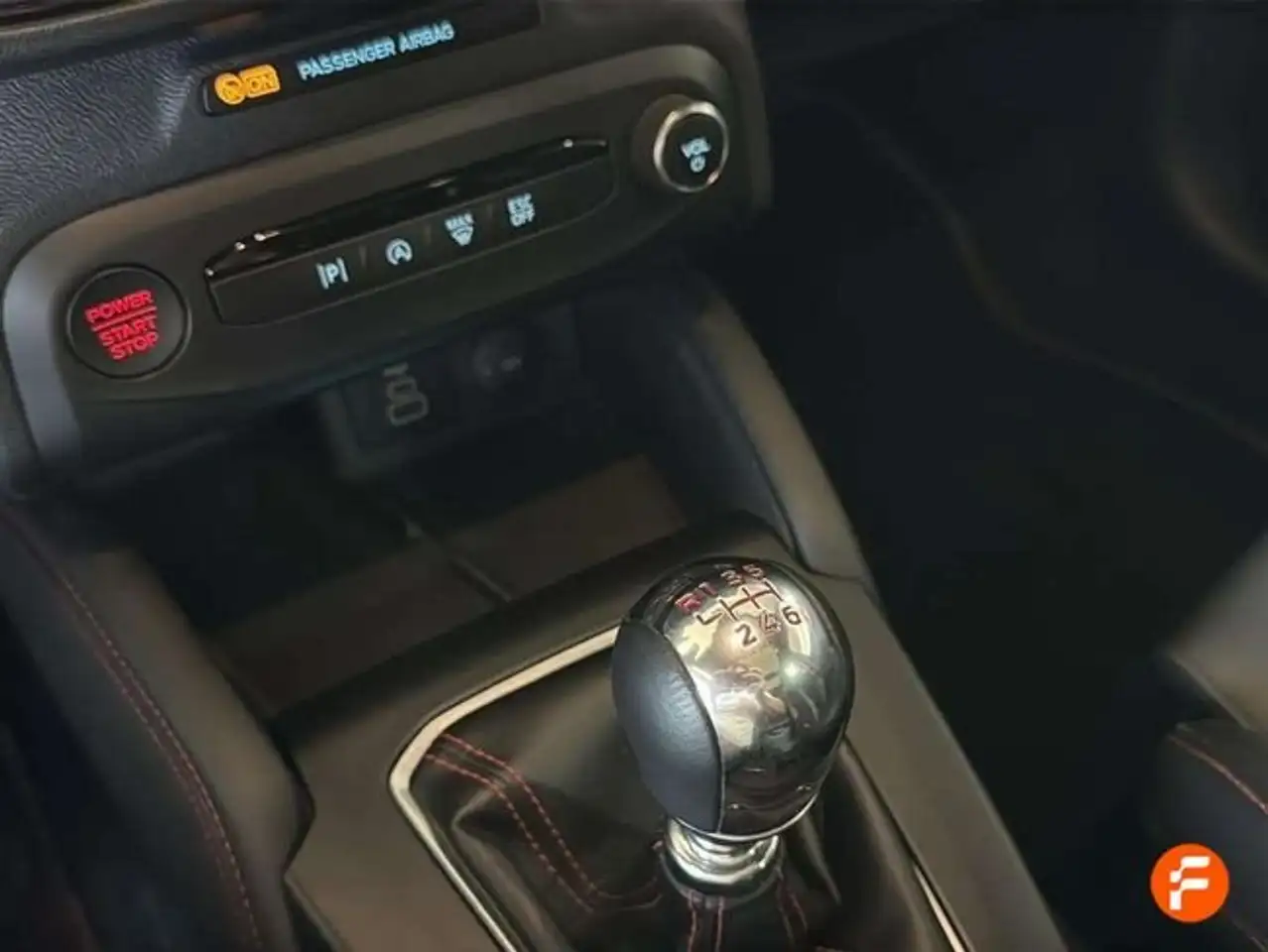 Ford Focus 2.3 Ecoboost ST Edition — Galería del vehículo 23