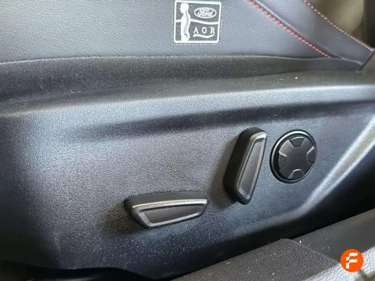 Ford Focus 2.3 Ecoboost ST Edition — Galería del vehículo 17