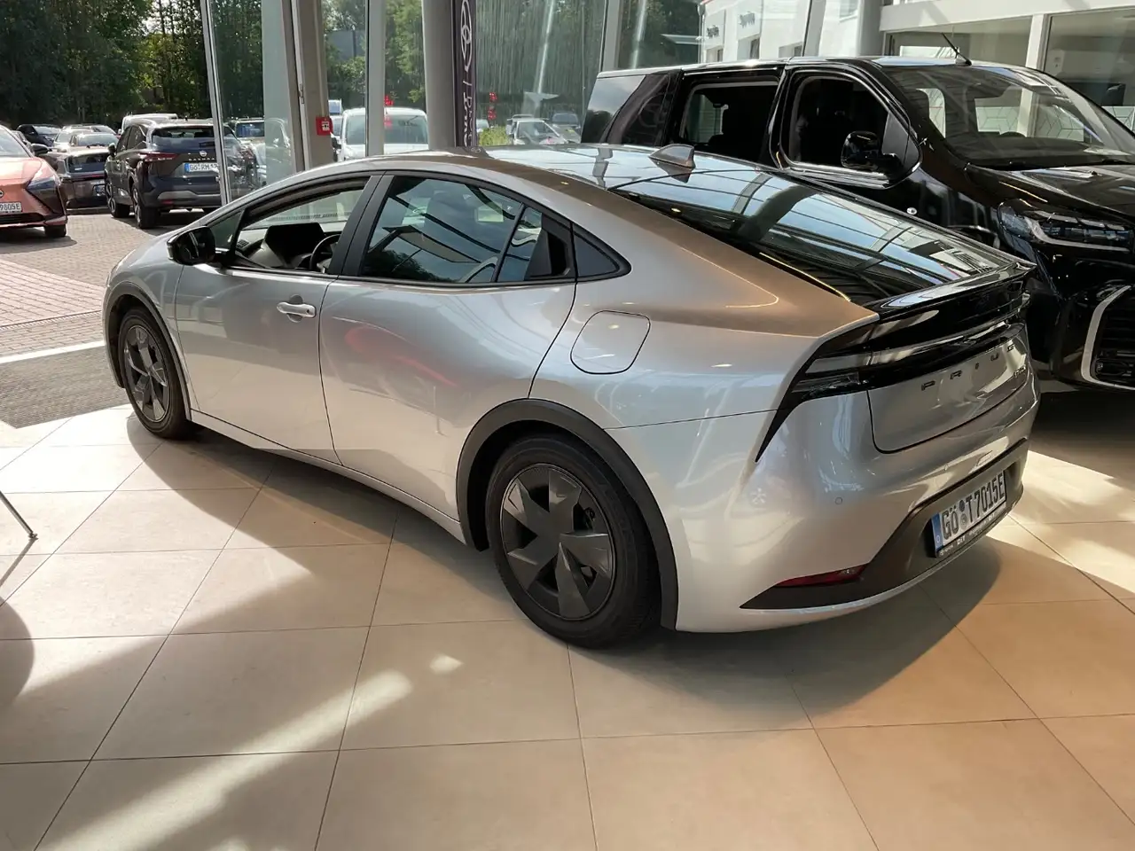 Toyota Prius 2.0 PlugIn Hybrid ACC FLA SpurH SpurW LM — معرض صور السيارة 7