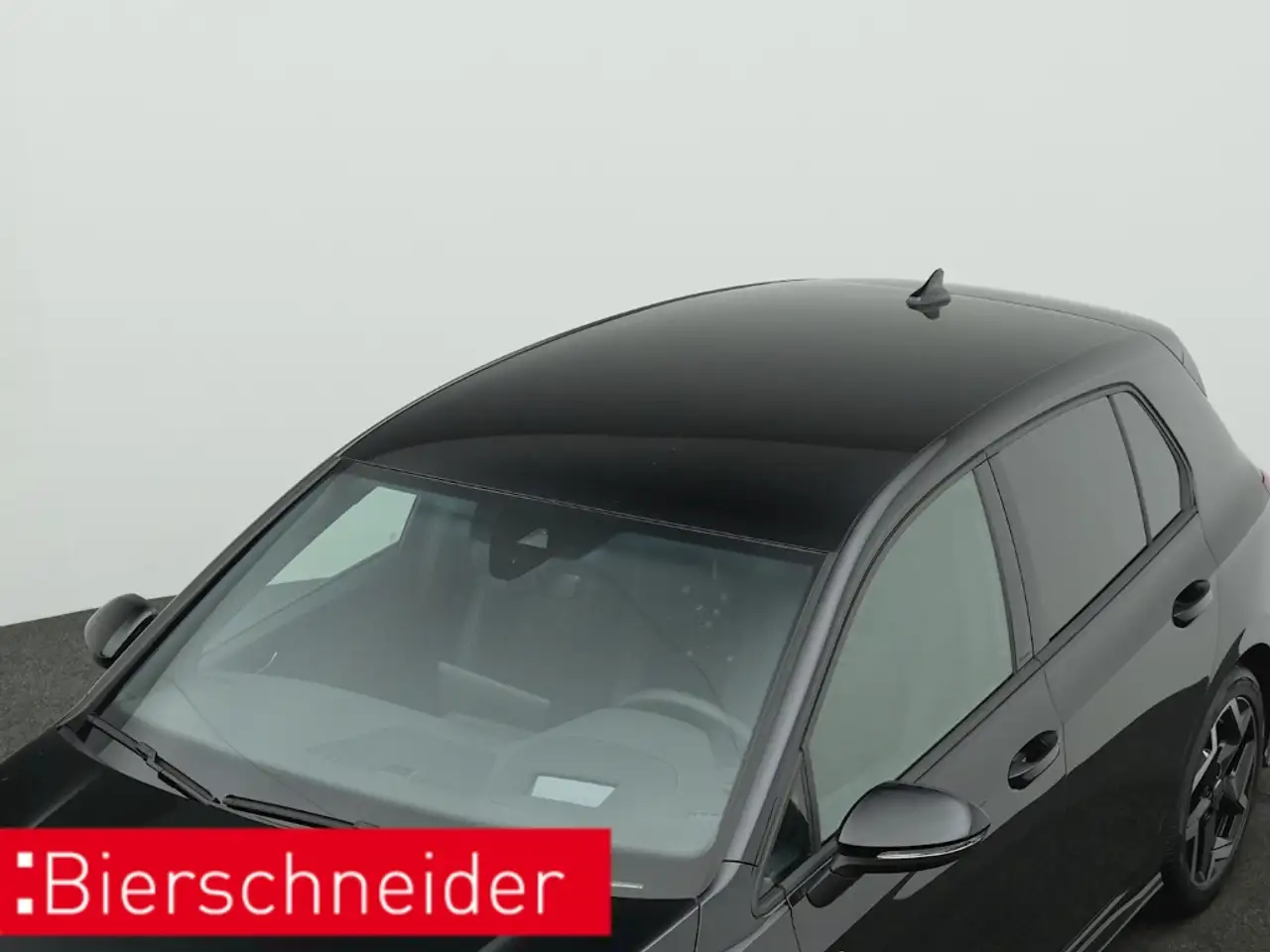 Volkswagen Golf 8 1.5 eTSI DSG R-Line BLACK STYLE AHK LED+ — معرض صور السيارة 24