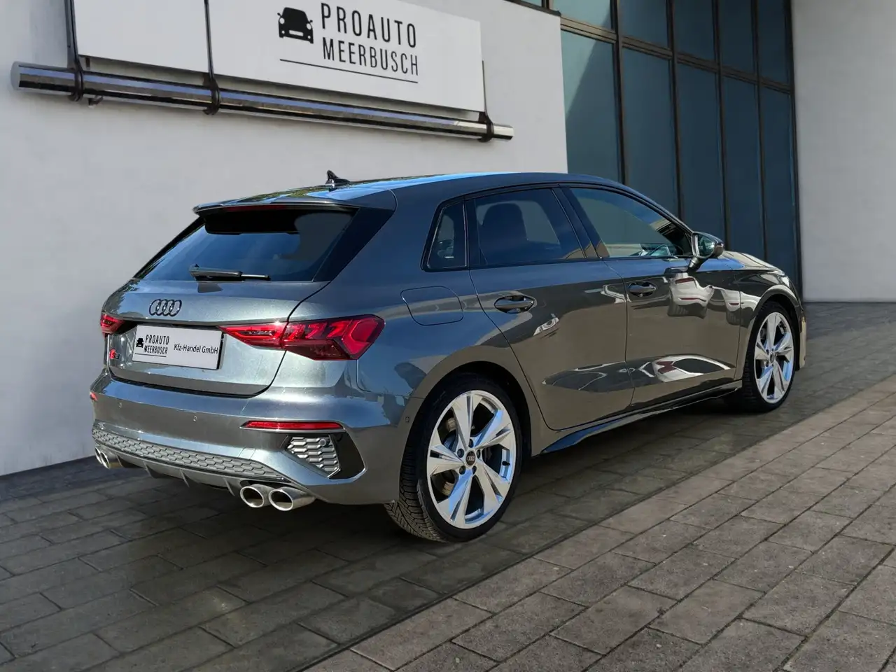 Audi S3 Sportback RFK/BANG&OLUFSEN/MATRIXLED/ACC/19" — معرض صور السيارة 3