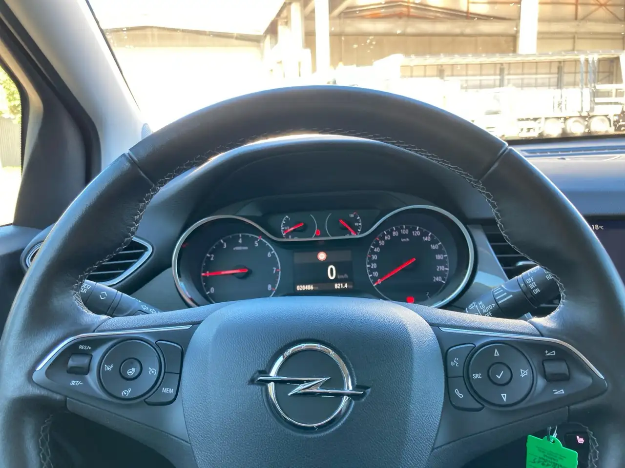 Opel Crossland 1.2 Turbo Elegance Paket LED+Navi+SHZ — معرض صور السيارة 18
