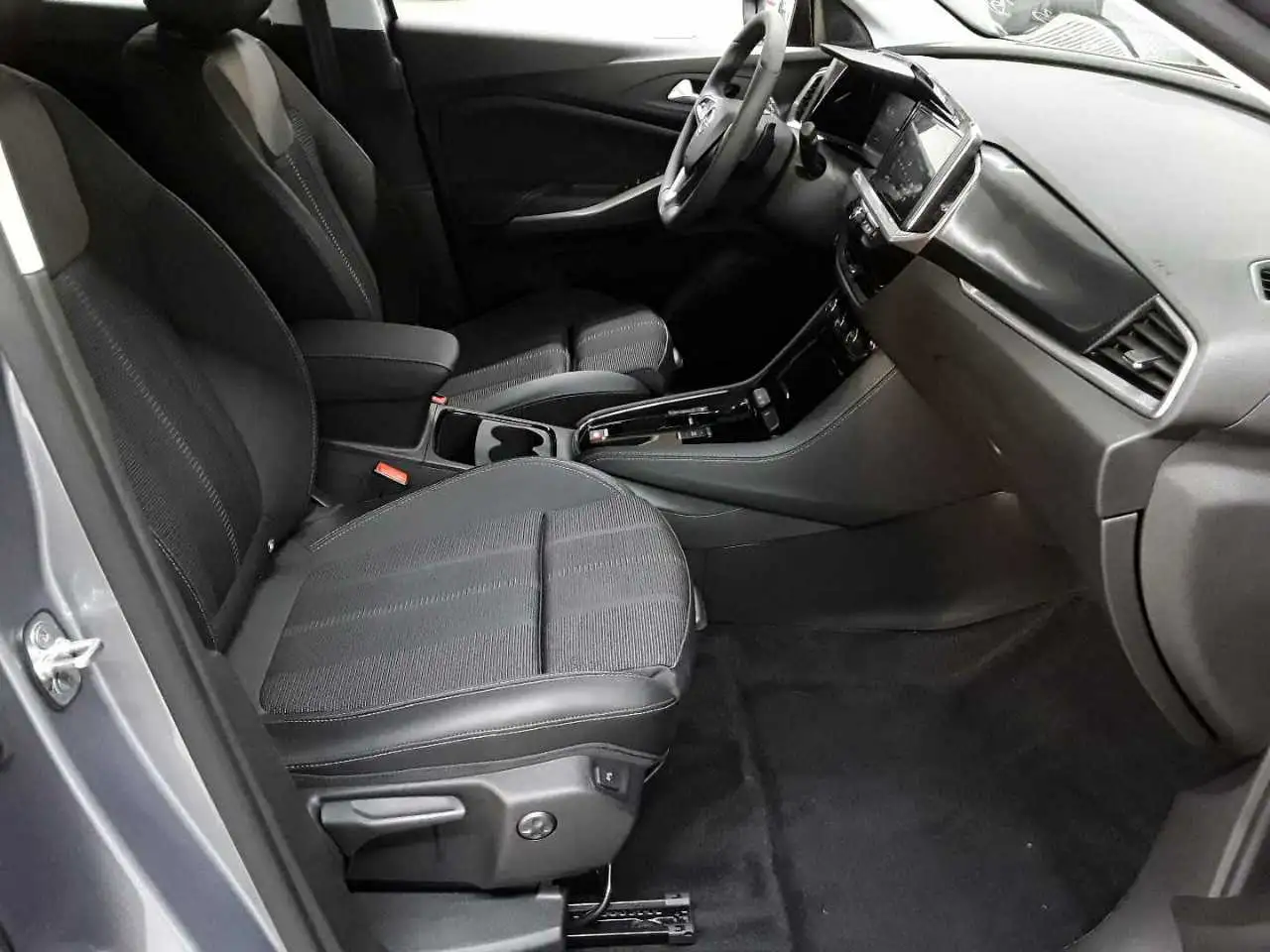 Opel Grandland Grandland 1.2 DI Aut.GS KAM360 Navi — Vehicle gallery 8