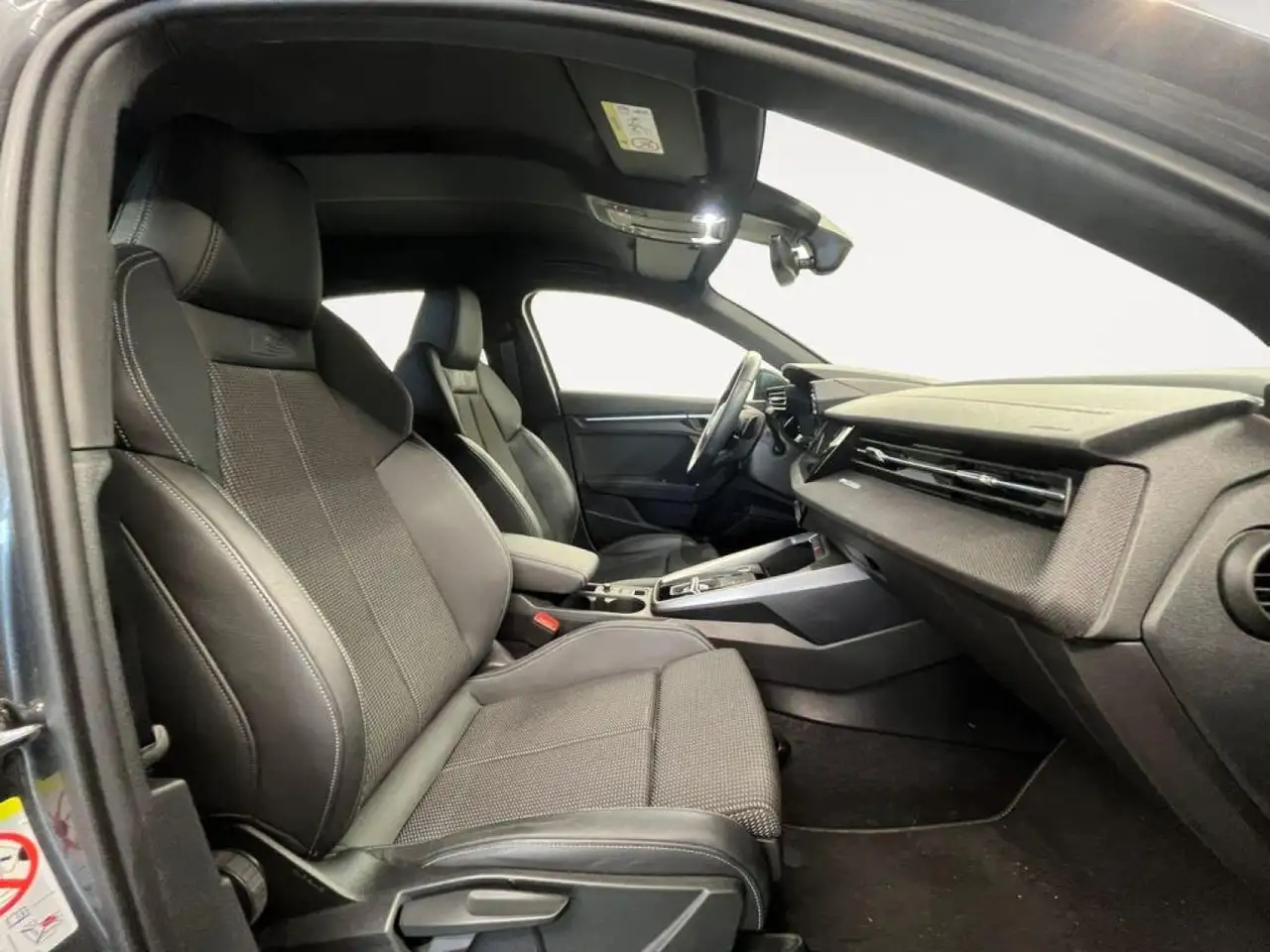 Audi A3 Sportback Genuine 40 TFSI e 150kW S tron — Galería del vehículo 16