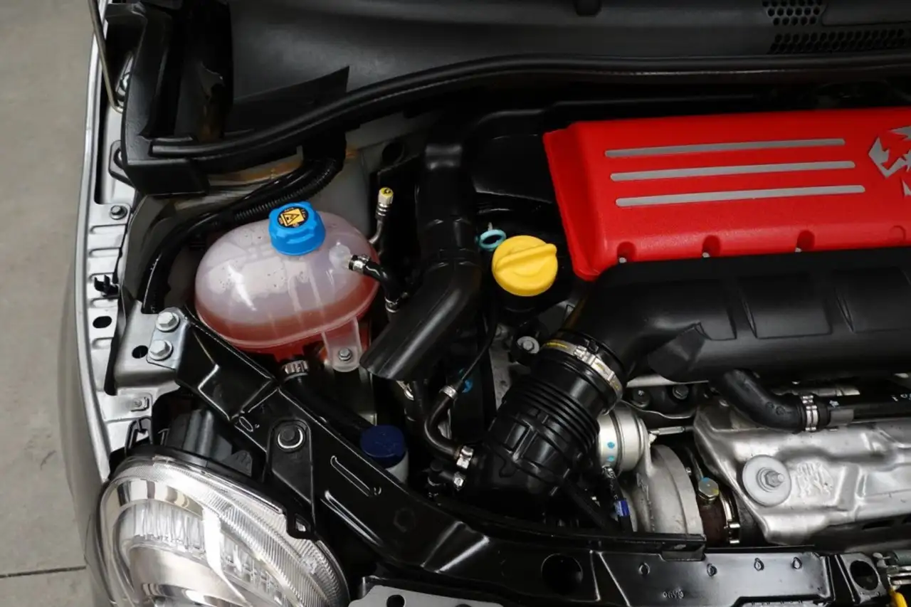 Abarth 695C 1.4T JET AUT. 132KW — Galerie du véhicule 28