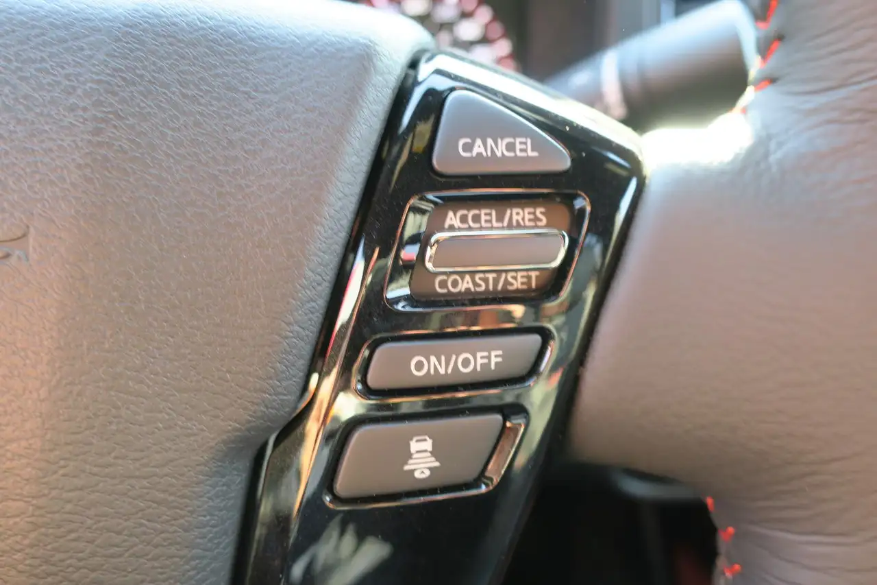 Nissan Frontier 3.8 AT PRO-4X Crew Cab LUXURY PACKAGE — Vehicle gallery 14