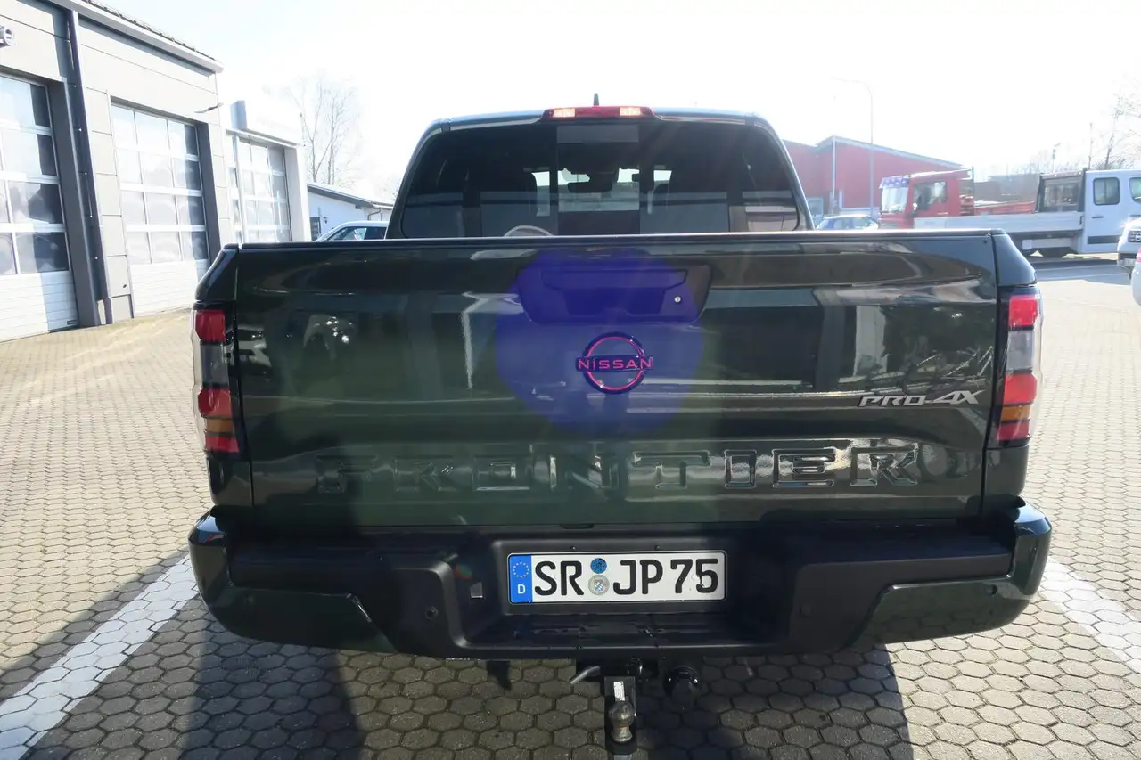 Nissan Frontier 3.8 AT PRO-4X Crew Cab LUXURY PACKAGE — Vehicle gallery 7