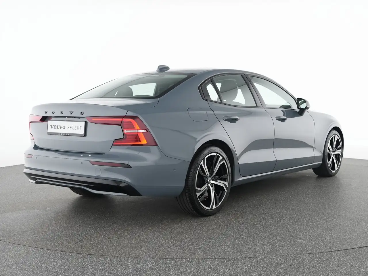 Volvo S60 B5 Benzin AWD Ultimate Dark B&W-SOUND*STHZ — معرض صور السيارة 2