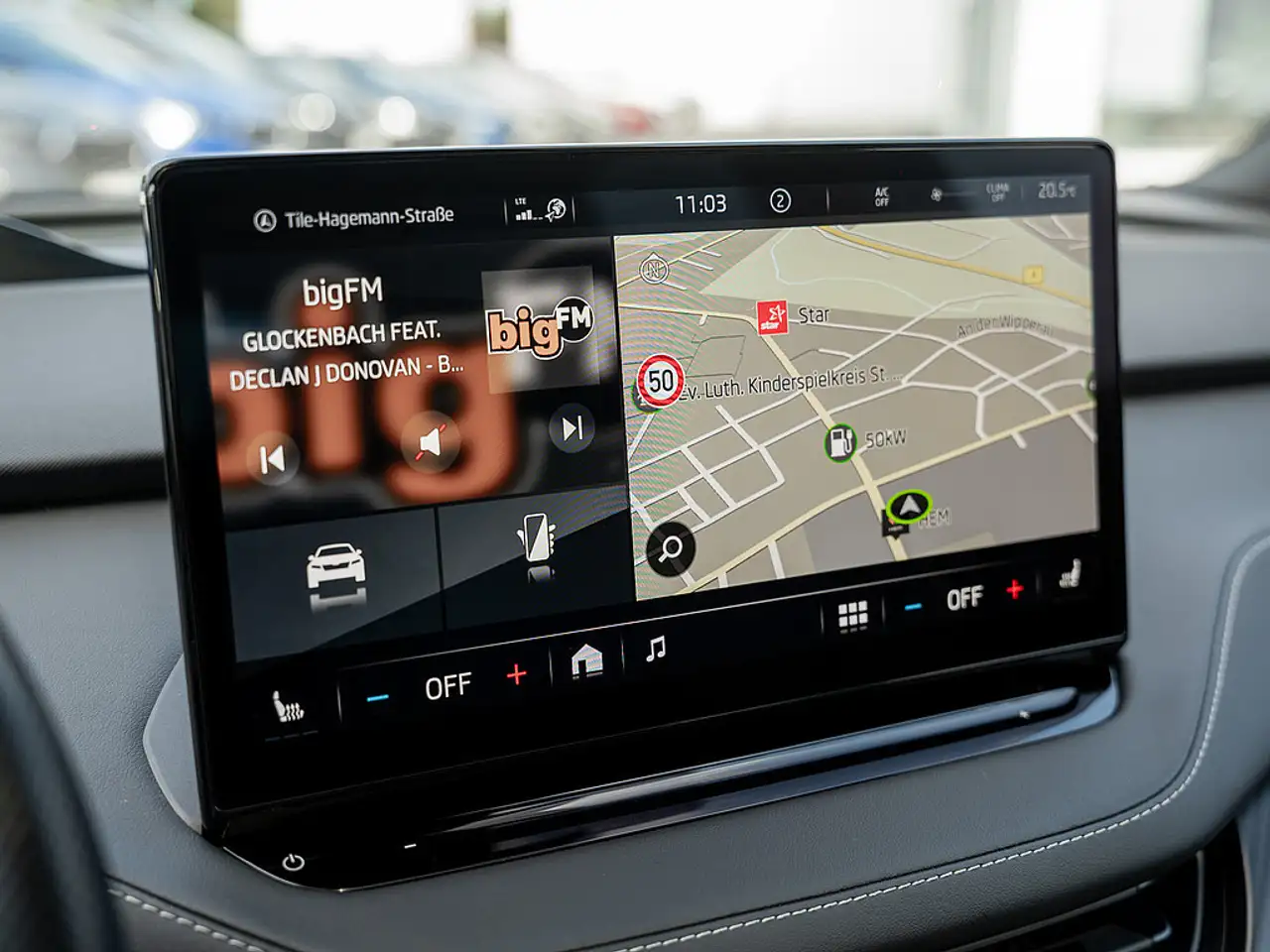 Skoda Enyaq Coupé RS Suite PANO KAM MATRIX HUD SHZ — Vehicle gallery 8