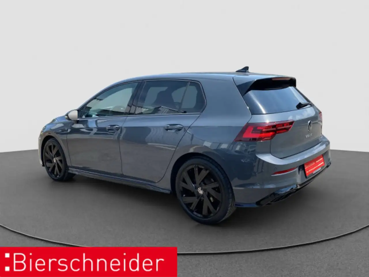 Volkswagen Golf 8 1.5 eTSI DSG R-Line Black AHK MATRIX CAM — معرض صور السيارة 6
