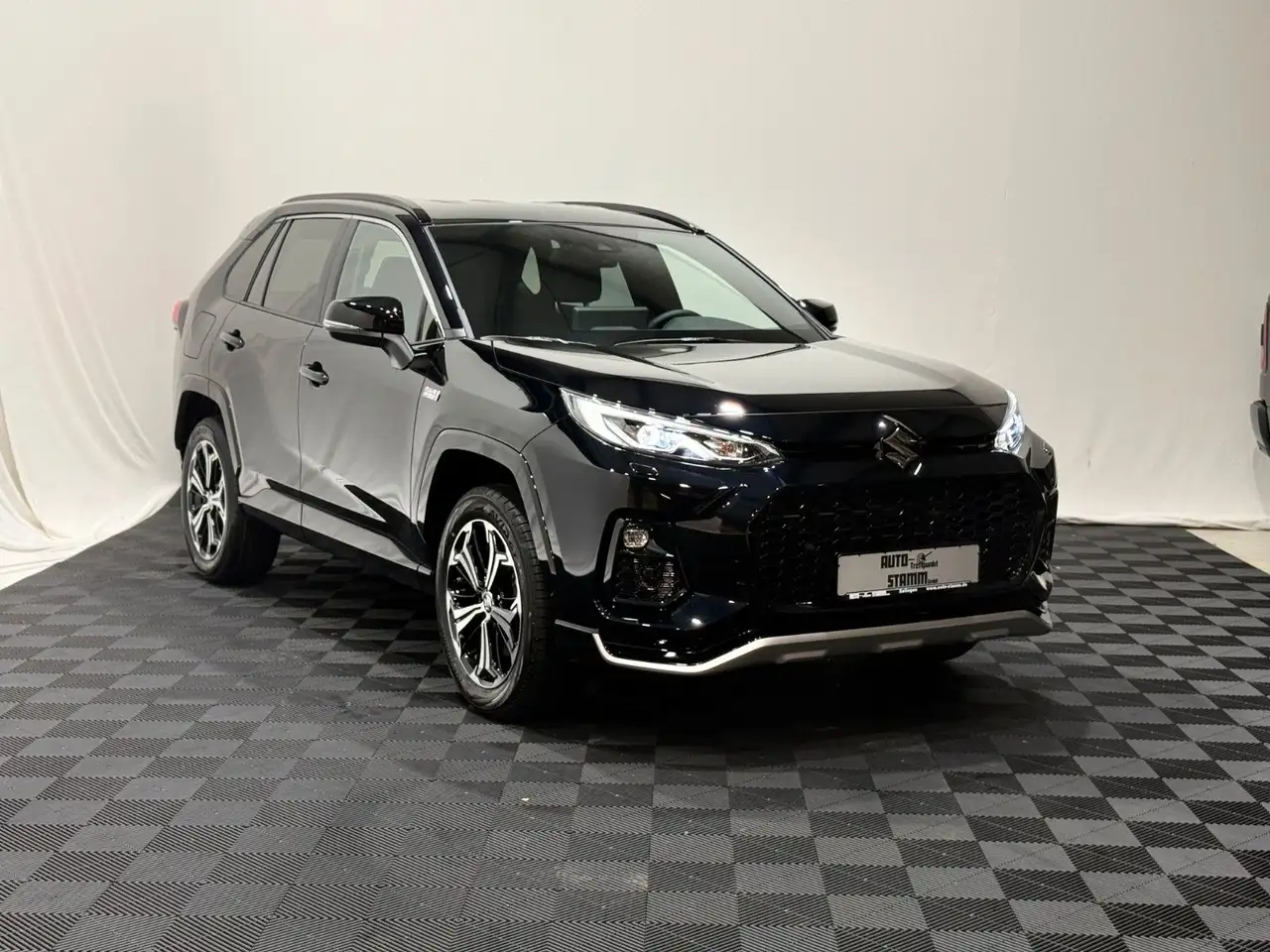 Suzuki Across 2.5 Plug-In Hybrid Comfort+ E-Four — معرض صور السيارة 4